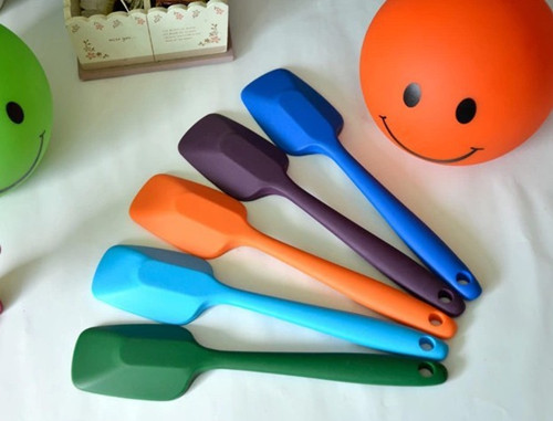 硅膠手環(huán)對身體有害嗎？